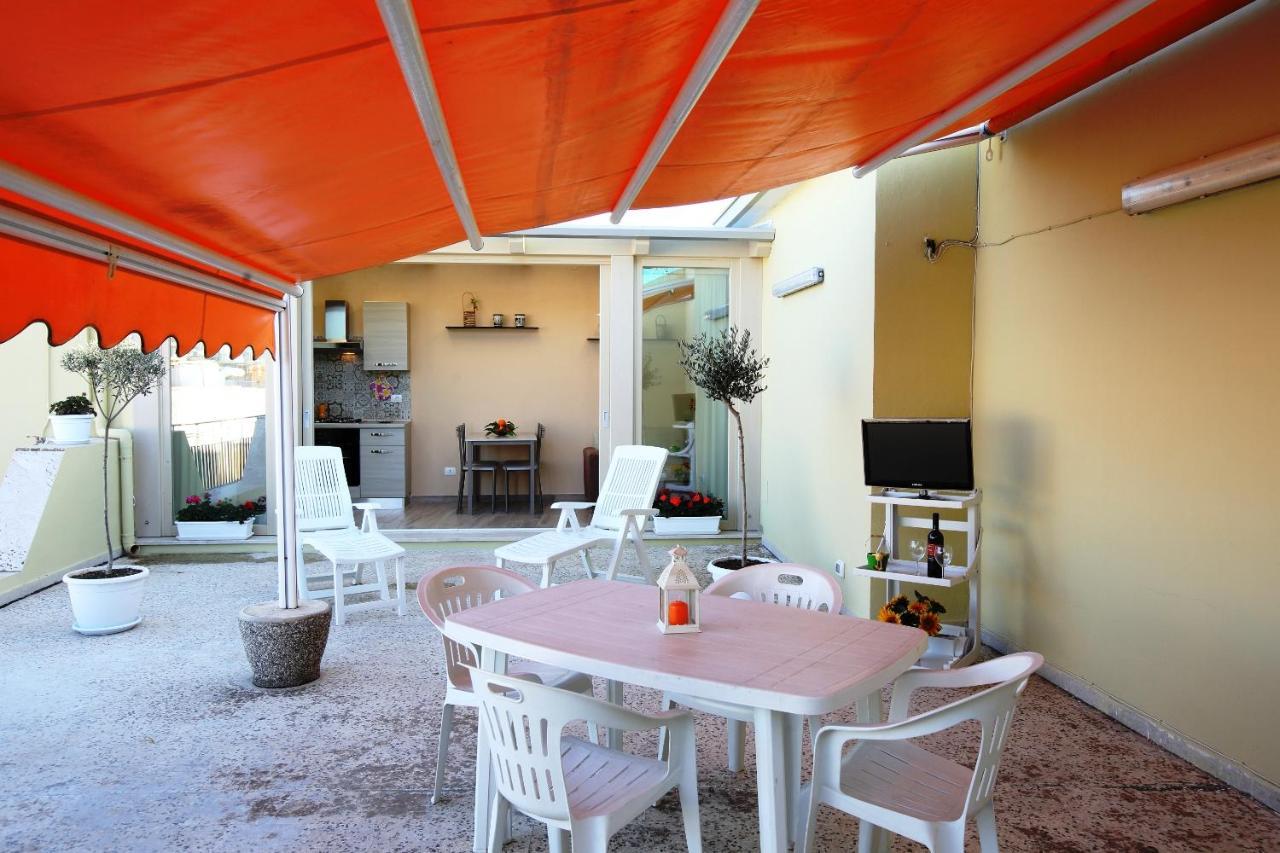 Re Sole Case Vacanze - Esclusivo Attico M A R T E Con Spaziosissima Terrazza Solarium Attrezzata Avola Exterior photo
