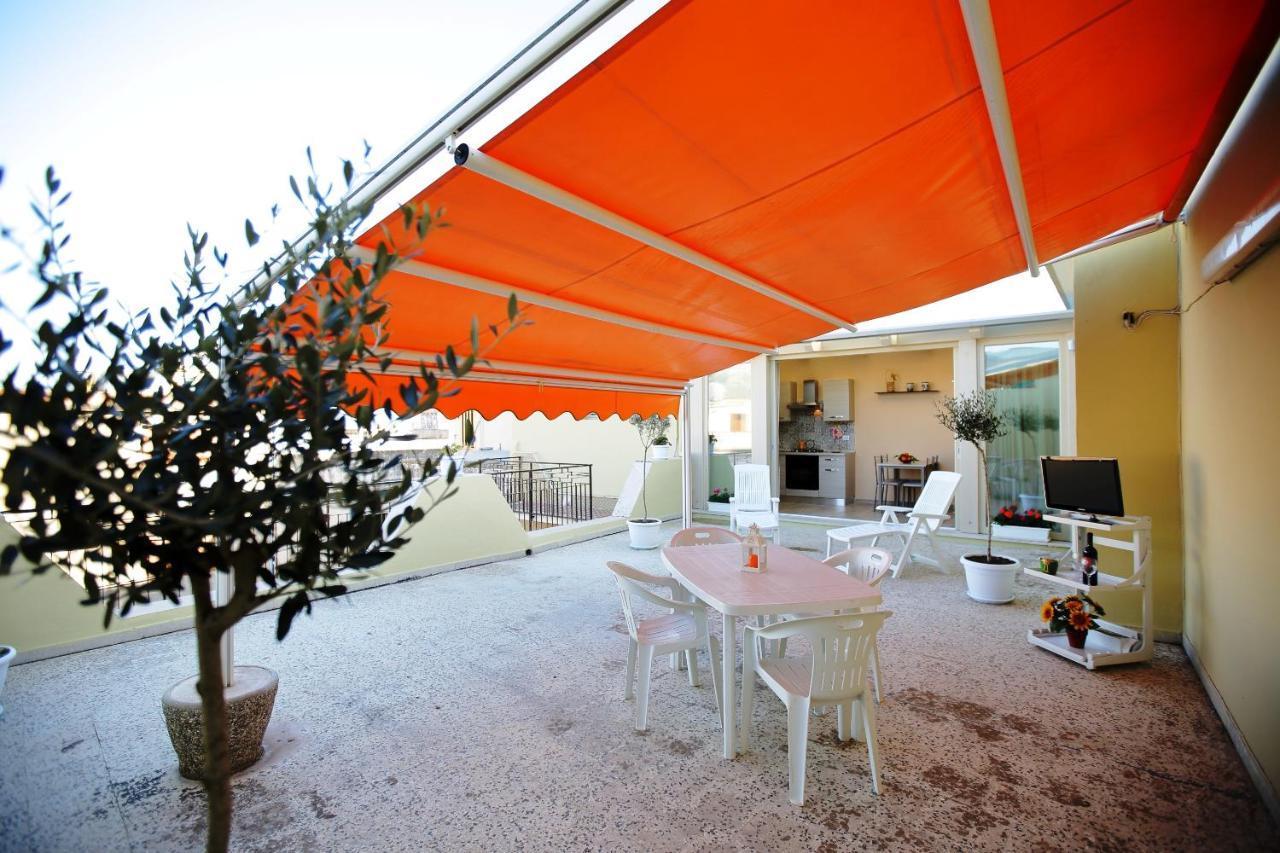 Re Sole Case Vacanze - Esclusivo Attico M A R T E Con Spaziosissima Terrazza Solarium Attrezzata Avola Exterior photo